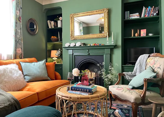 Cute Georgian Cottage, Central, Newly Renovated