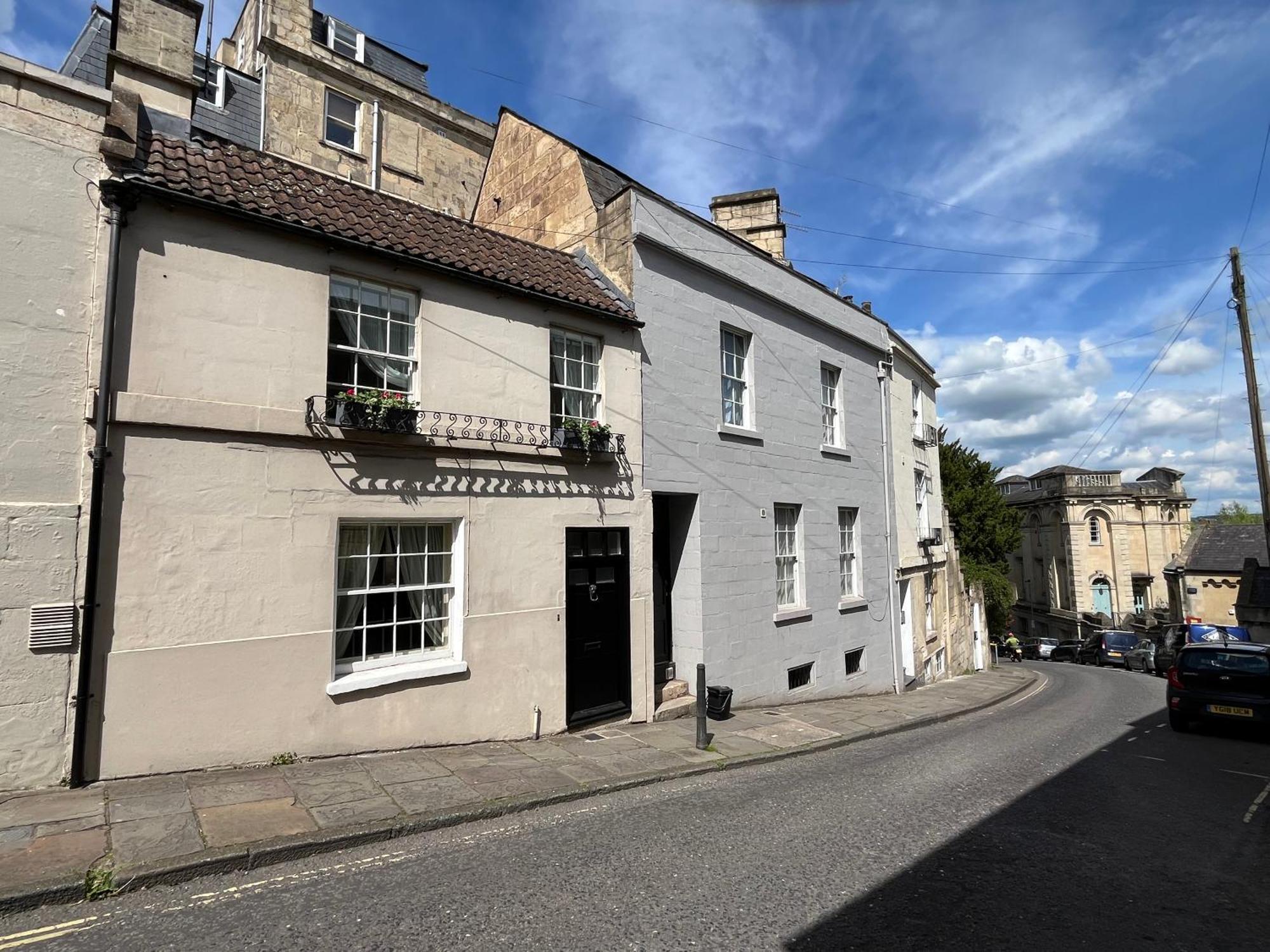 Holiday home Cute Georgian Cottage, Central, Newly Renovated Bath